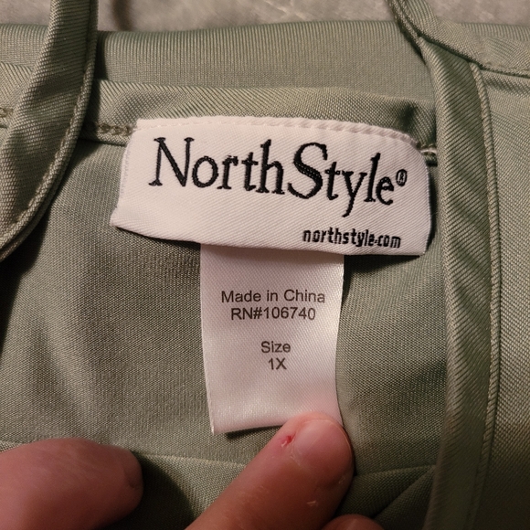 Plus set of two pretty silky cami / tank tops-adjustable straps, in EUC. sz 1X - Picture 7 of 8